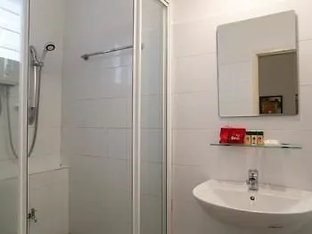 Oyo Rooms Raja Chulan Monorail Kuala Lumpur